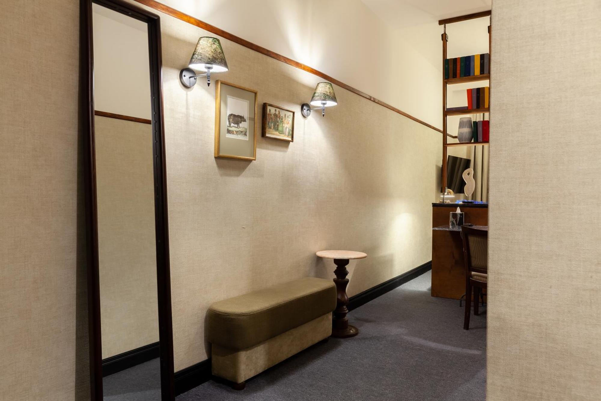 Communal Hotel Koutaïssi Extérieur photo