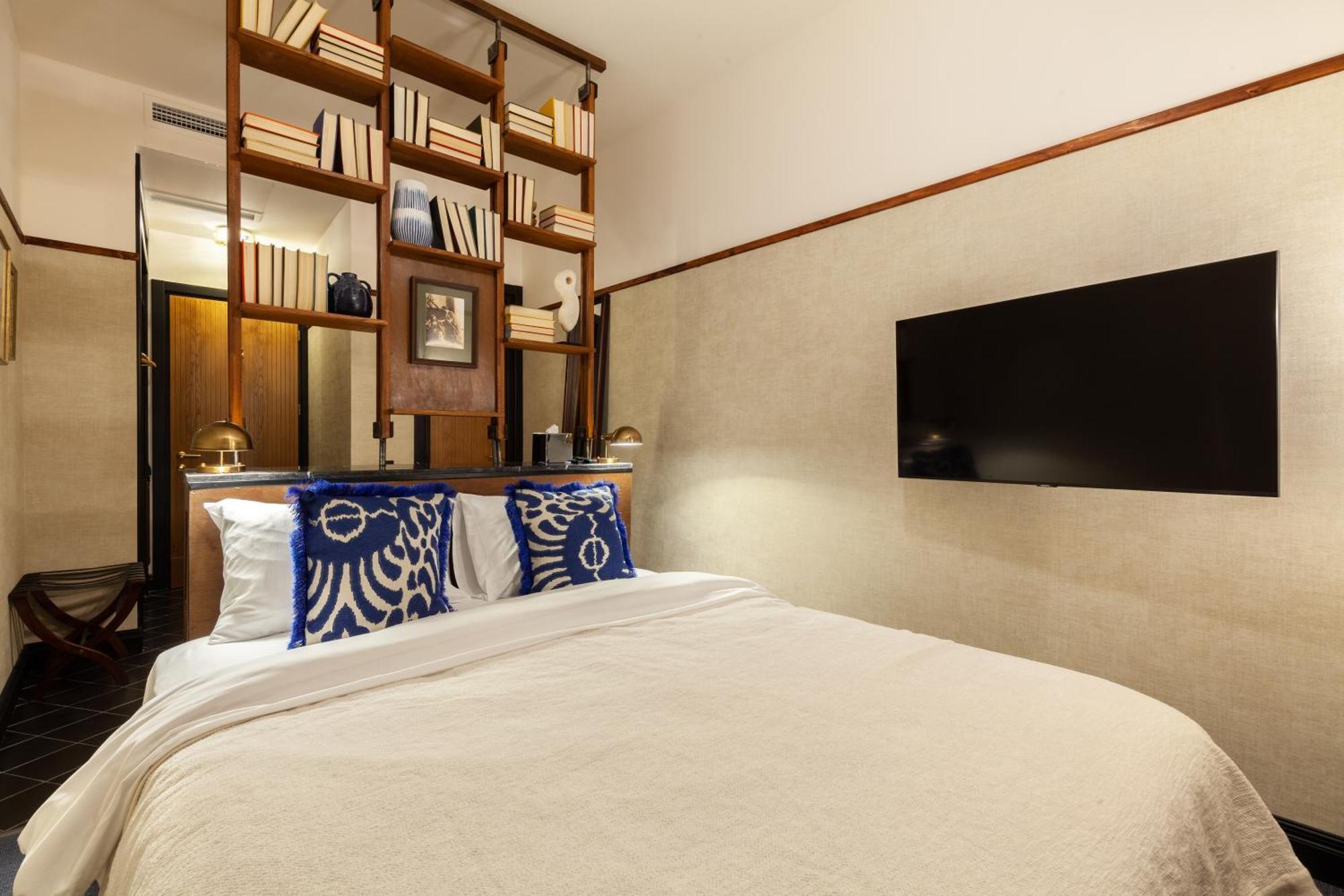 Communal Hotel Koutaïssi Extérieur photo